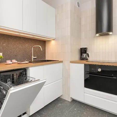 Bloom & Rest With Balcony & Parking By Renters Daire Gdansk