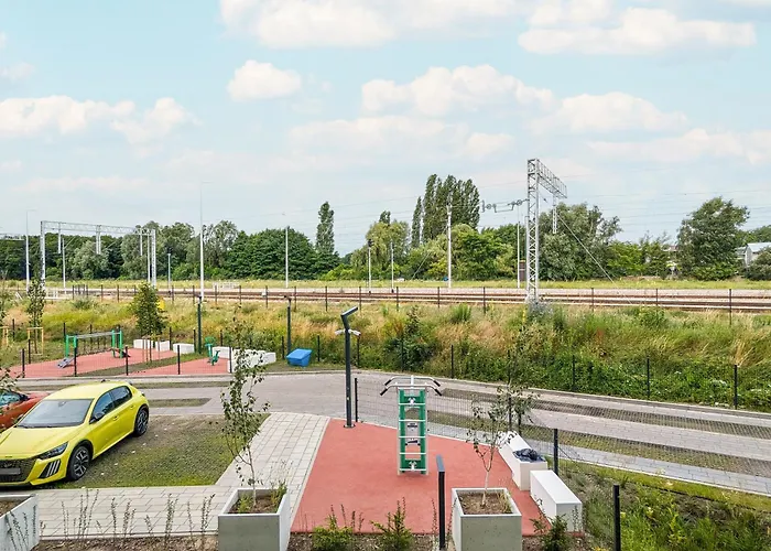 Bloom & Rest With Balcony & Parking By Renters Apartament