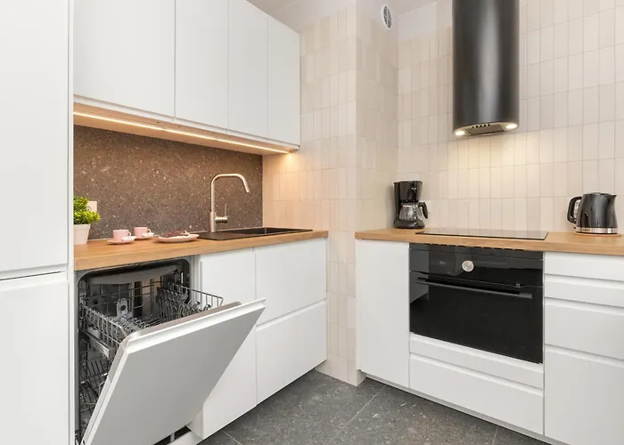 Bloom & Rest With Balcony & Parking By Renters Apartament Gdańsk